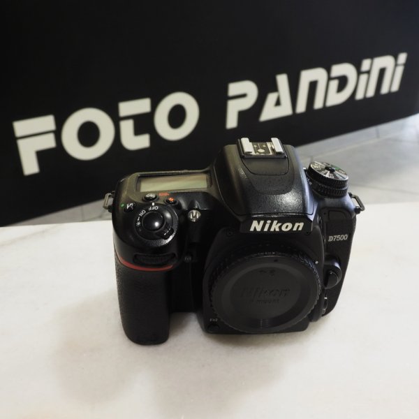Nikon D7500