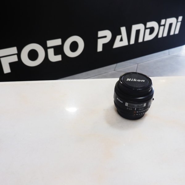 Nikon AF 28mm f/2.8