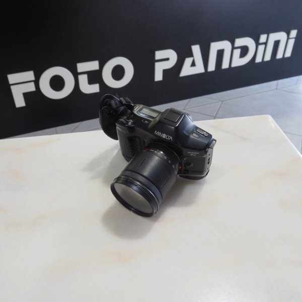 Minolta Dynax 9xi + Tamron 28-200