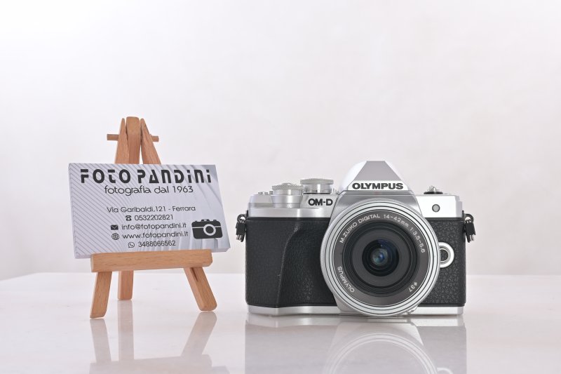 Olympus EM-10 III + 14-42 EZ